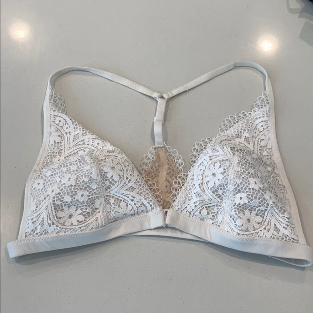 Victoria’s Secret Front-Close Lace Bralette
